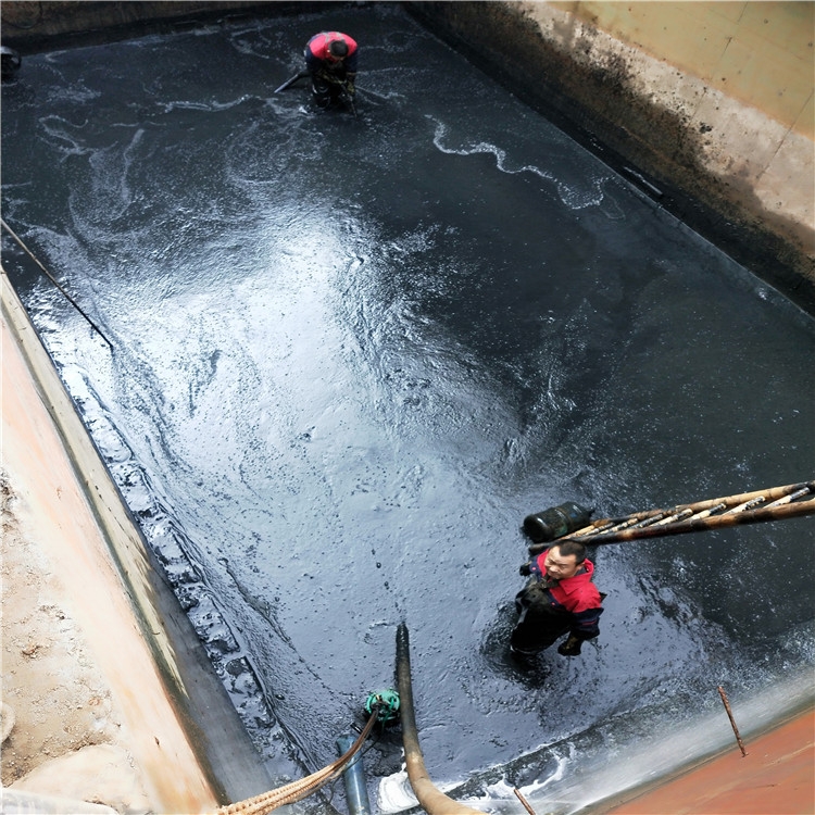 稻城废水池清理